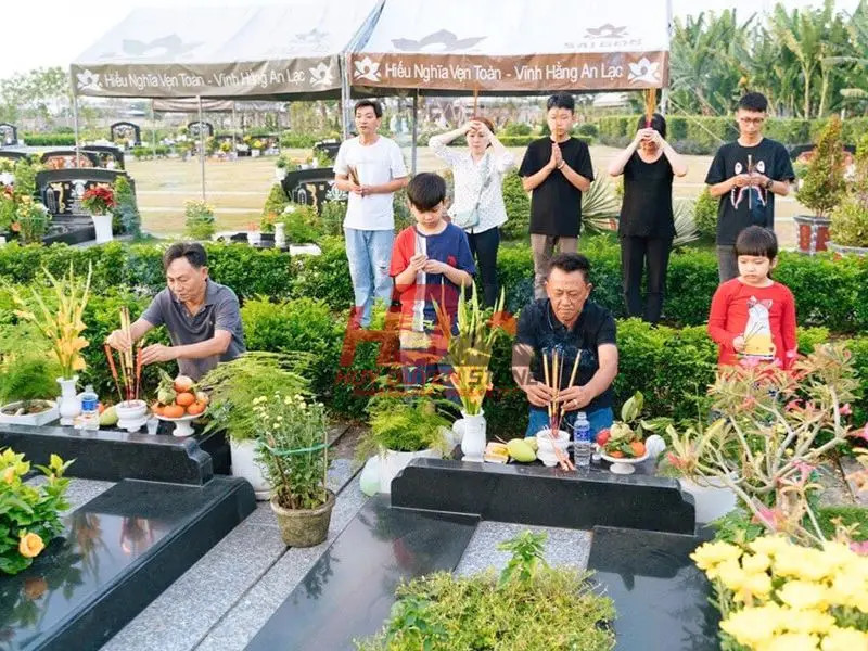 Bài văn khấn lễ tạ thần linh ngoài mộ chuẩn xác và chi tiết