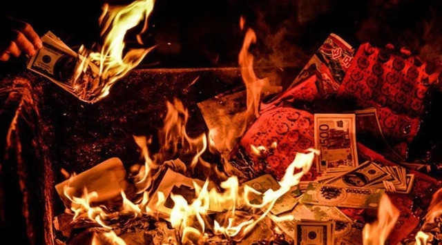 Hình ảnh lễ vật và giấy tiền vàng mã chuẩn bị cho văn khấn ngày Rằm tháng 7