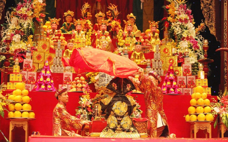 Hình ảnh Tam Tòa Thánh Mẫu trong tín ngưỡng thờ Mẫu Việt Nam