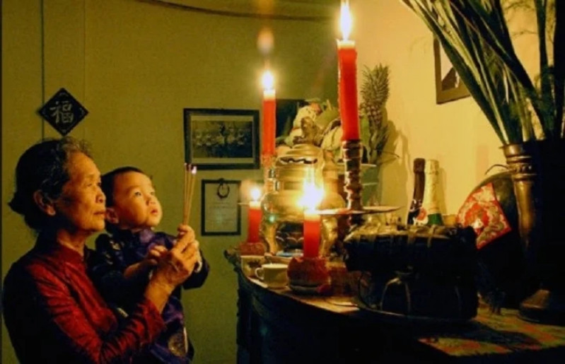 Hướng dẫn cách khấn gia tiên đúng chuẩn