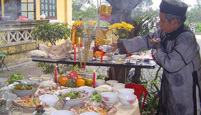 Mâm cỗ tất niên và văn khấn mời ông bà về ăn tết sum vầy