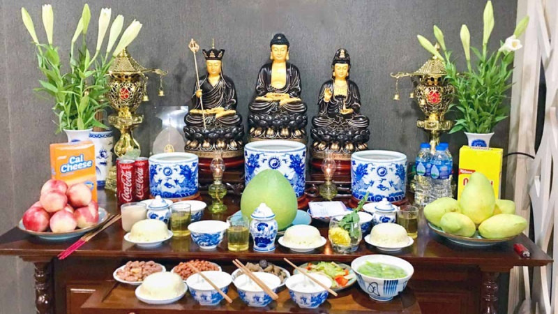mâm cúng gia tiên chay mặn đủ đầy ngày Rằm tháng 7