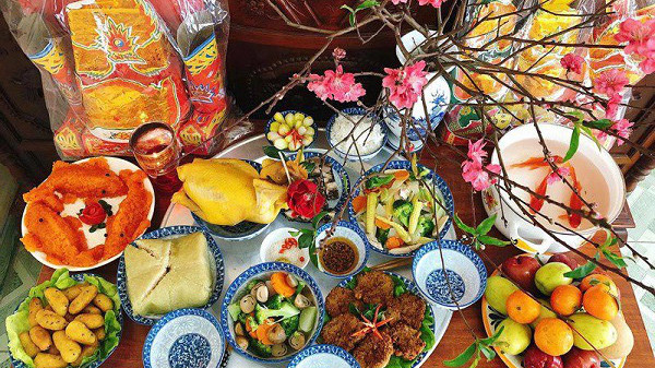 Mâm cúng gia tiên đầy đủ chuẩn bị cho văn khấn đưa ông bà ngày 25 tháng chạp