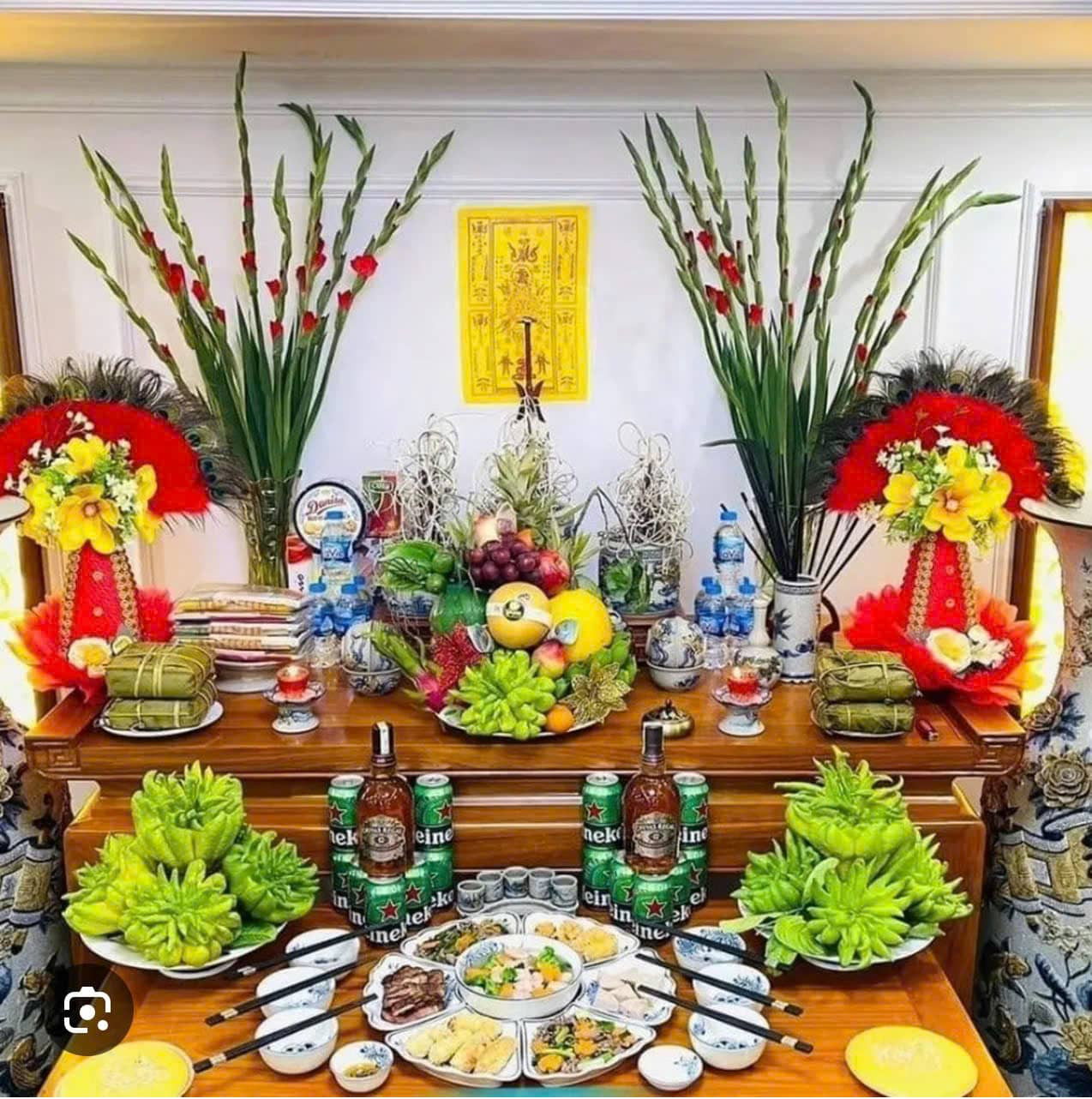 Mâm cúng mùng 1 ấm cúng với đầy đủ lễ vật