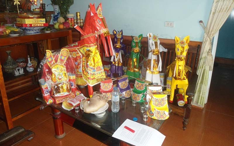 Mâm lễ vật cúng tạ đất đầy đủ và trang nghiêm
