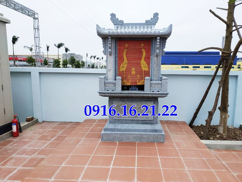 Miếu thờ thần linh đặt tại khuôn viên công ty