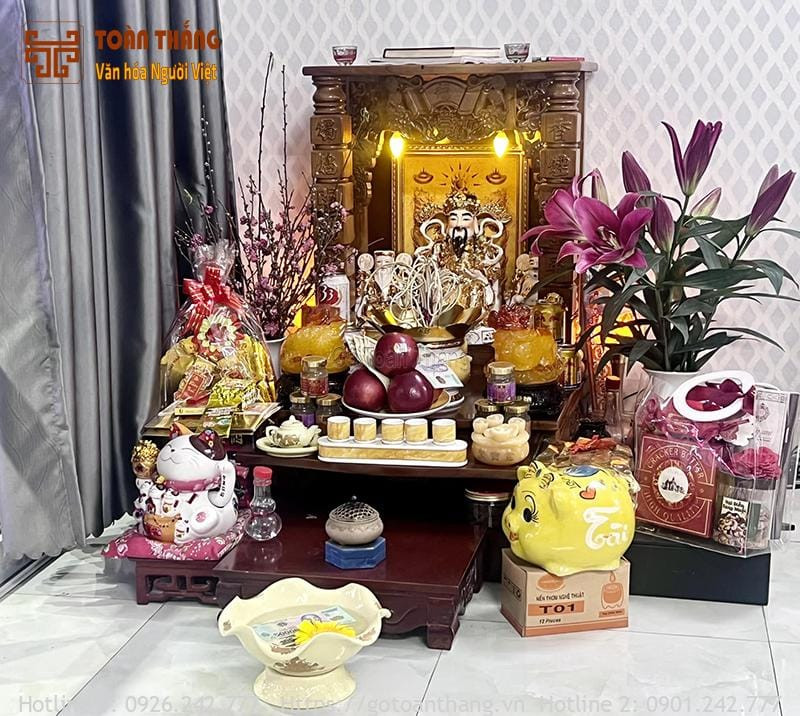 Thực hiện văn khấn Thần Tài Thổ Địa ngày rằm với lòng thành kính