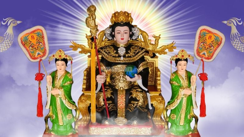 Tượng Mẹ Diêu Trì Thánh Mẫu trang nghiêm khi thực hiện văn khấn tại nhà