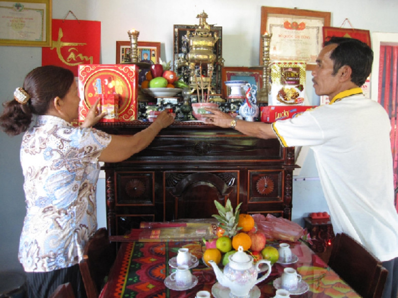 Văn khấn gia tiên phù hộ các ngày thường