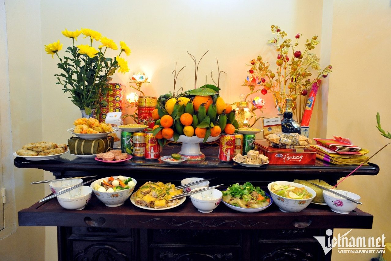 Văn khấn mùng 1 thần linh cầu bình an và may mắn