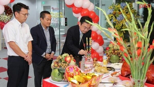Văn khấn Thần Tài cúng khai trương