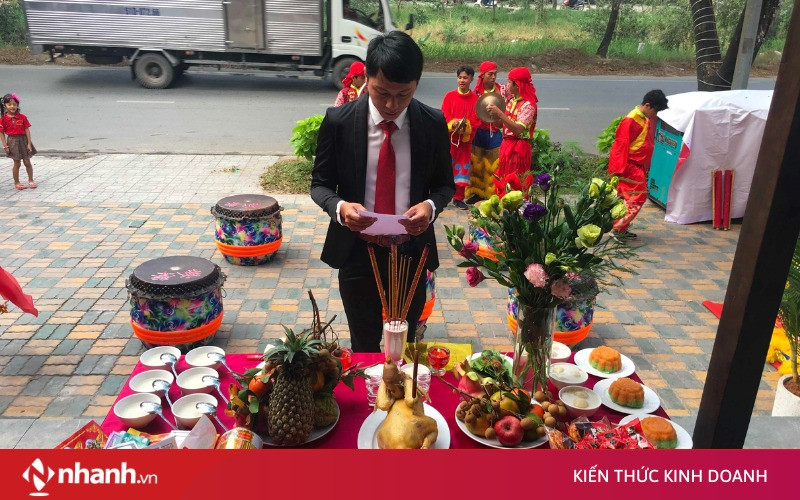 Ý nghĩa tâm linh của lễ văn khấn cúng khai trương cửa hàng