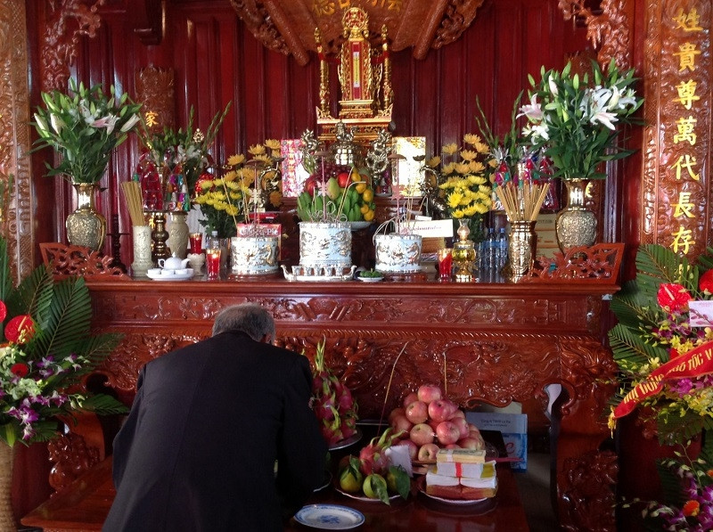 Ý nghĩa văn khấn xin gia tiên phù hộ