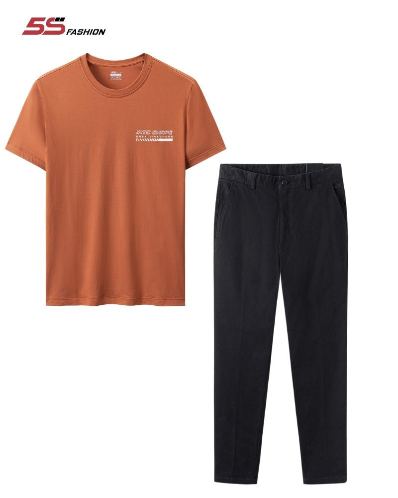 Áo T-shirt kết hợp quần kaki đen cho nam sinh năm 2016