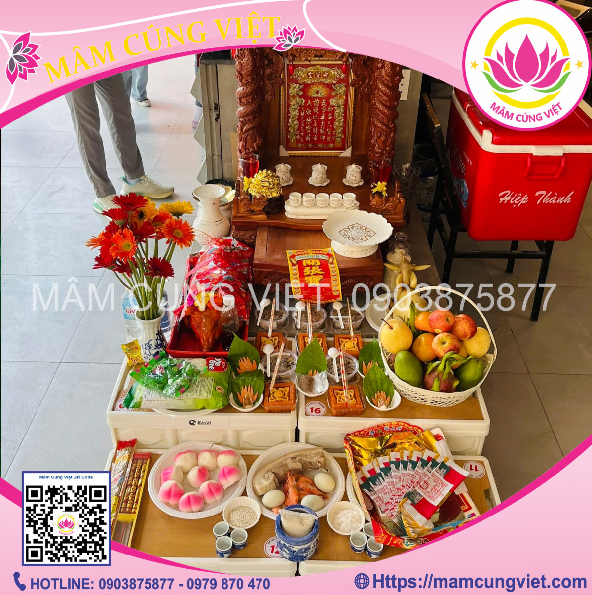 Bàn thờ Thần Tài Thổ Địa với các lễ vật cúng mùng 10