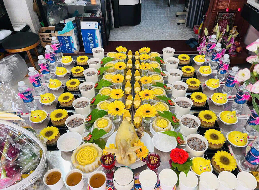Bày trí mâm cúng đầy tháng bé trai trang trọng