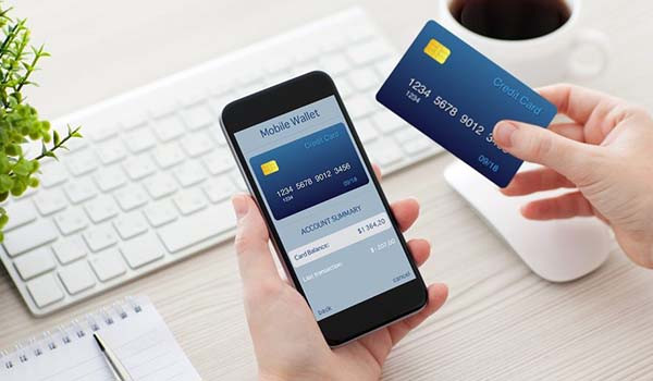 Biểu tượng khóa an toàn và cảnh báo bảo mật khi thực hiện giao dịch qua ví điện tử