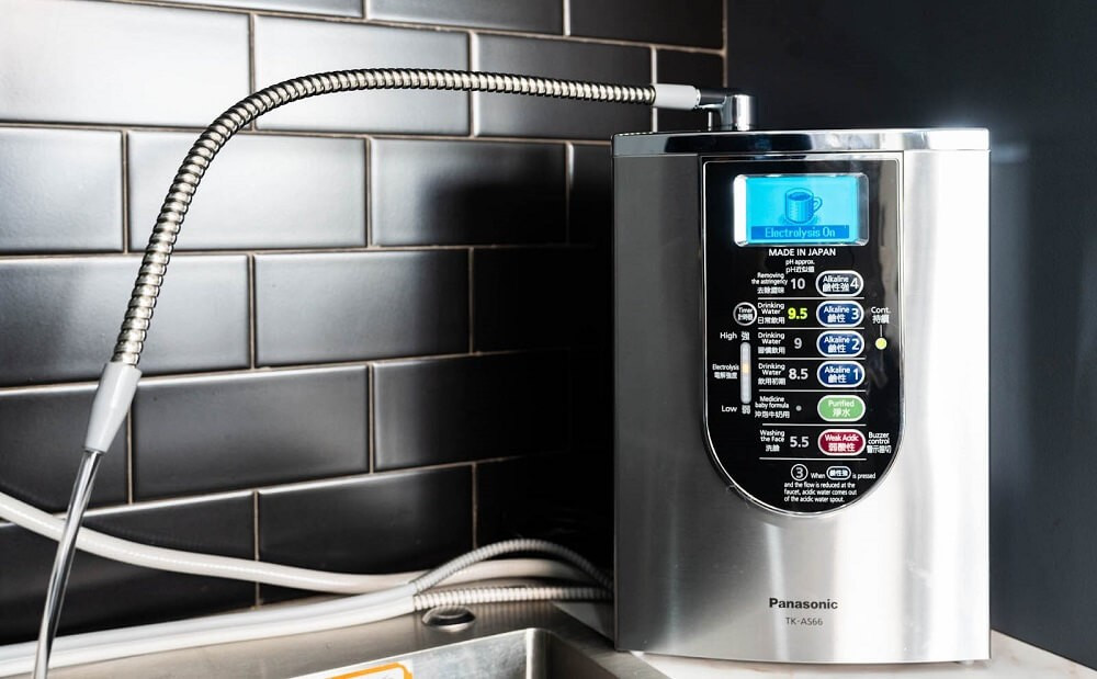 Các ứng dụng đa dạng của công nghệ ion, trong đó có cả các phản ứng liên quan đến ion đa nguyên tử ví dụ trong công nghiệp và môi trường