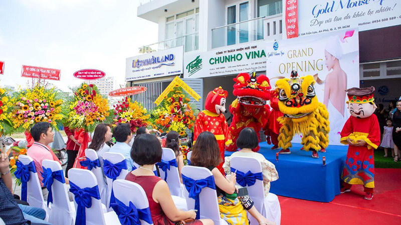 Các yếu tố ảnh hưởng đến việc chọn ngày khai trương cửa hàng