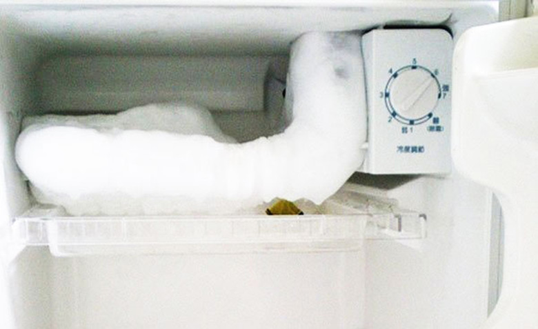 Cách sửa tủ lạnh không đông đá khi dàn lạnh bị đóng tuyết dày