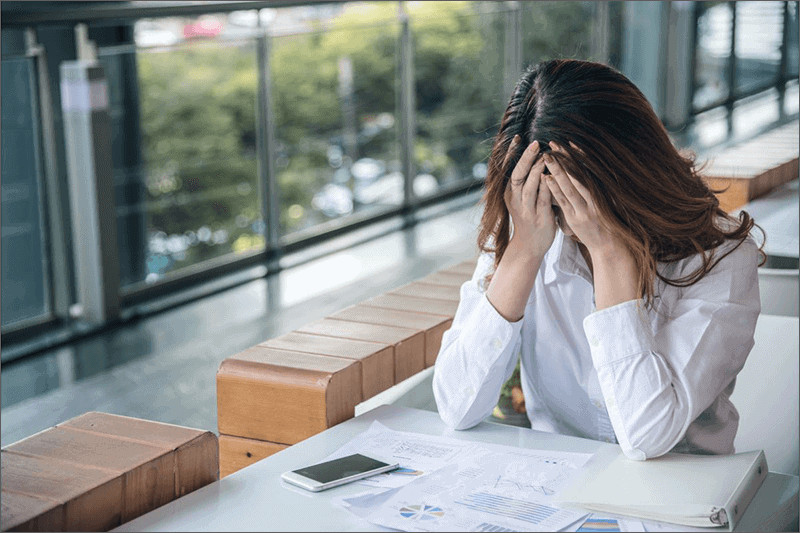 Căng thẳng và Stress là những tình trạng nữ Bính Dần năm 2026 sẽ phải đối mặt vì mệnh Hỏa gặp năm Thủy tương khắc mạnh