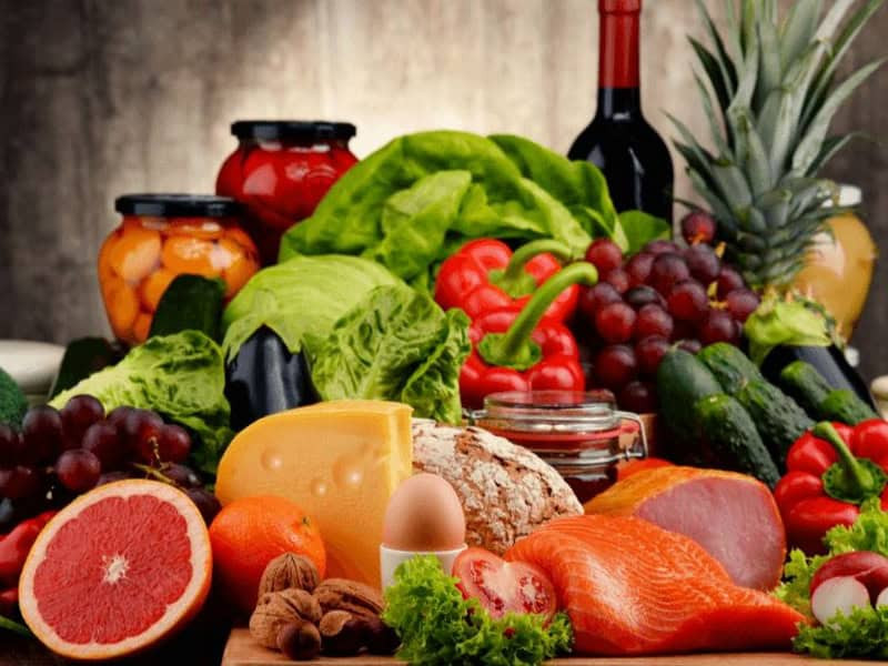 Chế độ ăn uống hợp lý giúp duy trì sức khỏe tốt cho nữ Mậu Ngọ