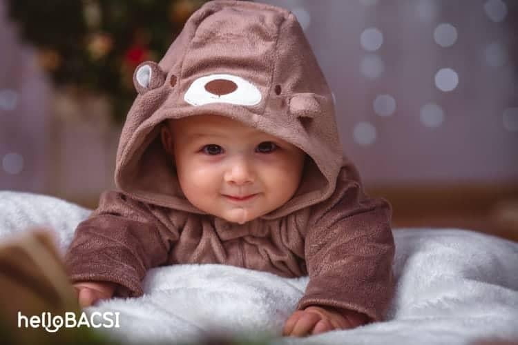 Em bé chào đời trong túi ối nguyên vẹn, tượng trưng cho phúc khí đặc biệt khi đẻ bọc điều