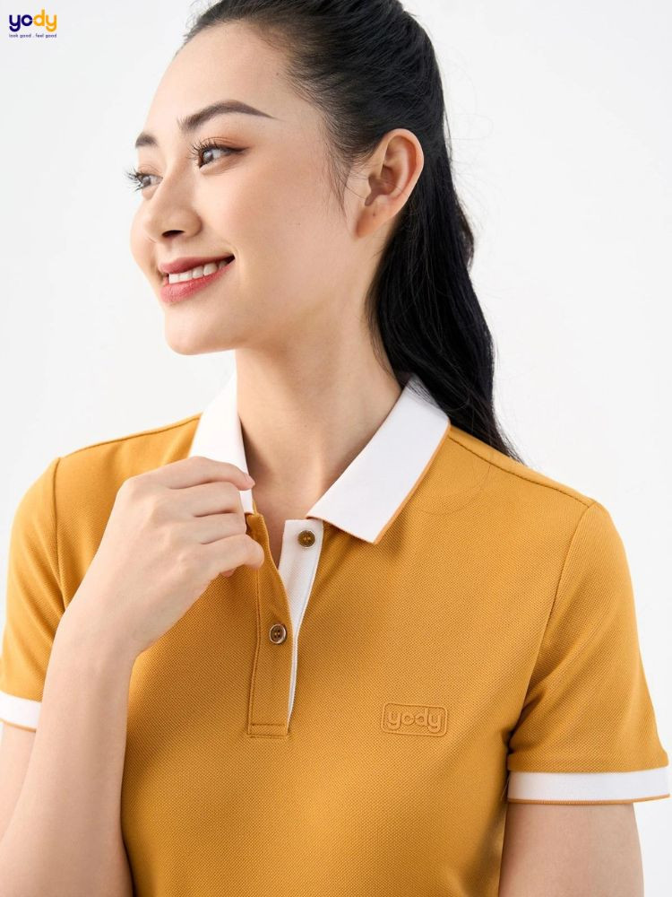 Gam màu vàng sẫm tượng trưng cho mệnh Thổ, mang lại may mắn cho người sinh năm 1999.