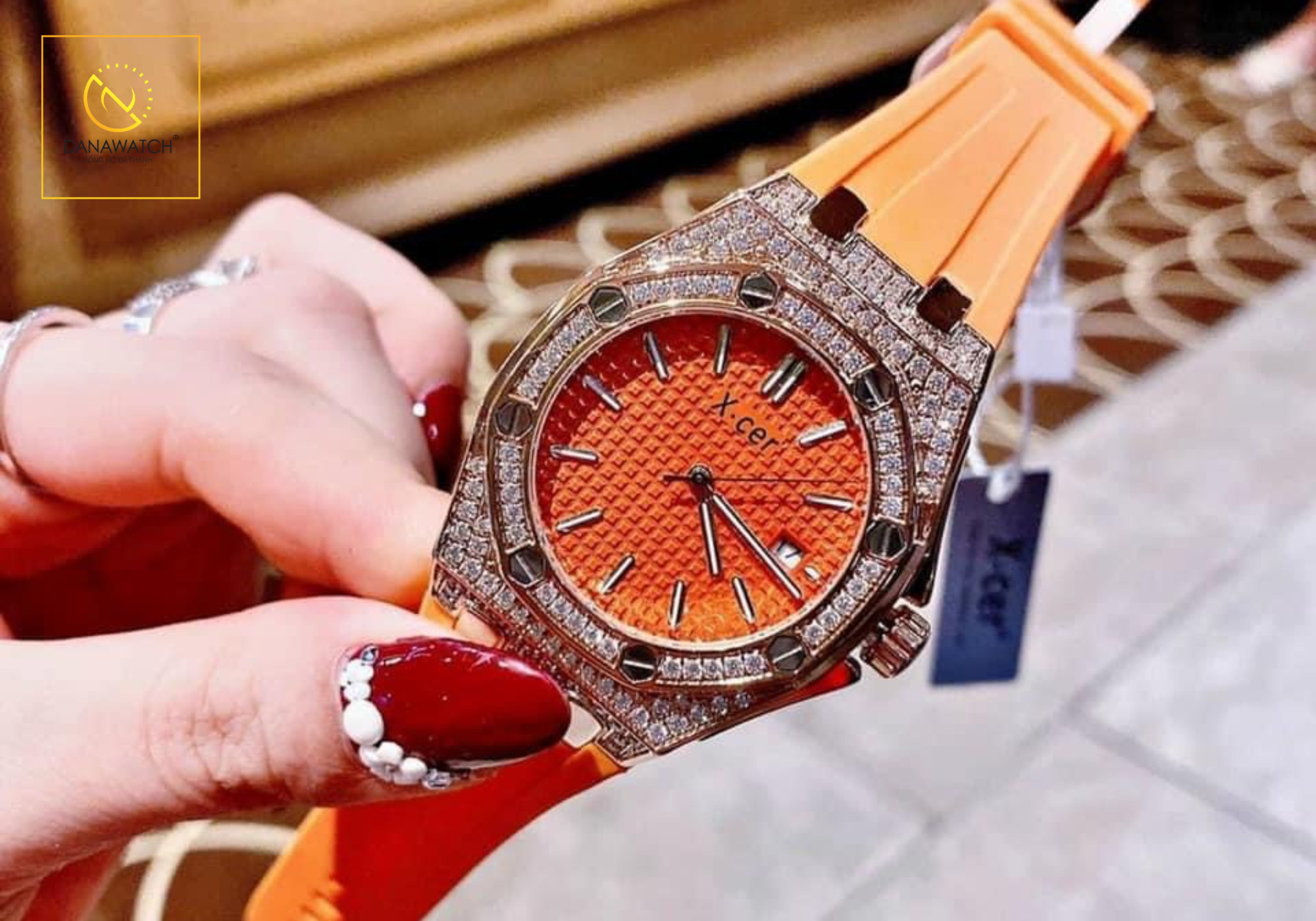 Hình ảnh màu cam rực rỡ, tượng trưng cho sự sáng tạo