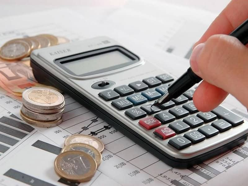 Lời khuyên tài chính cho tử vi tuổi Ất Mão 2025, tập trung tiết chế chi tiêu
