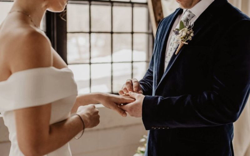 Luận giải tuổi hợp và tuổi kỵ trong hôn nhân và làm ăn của Tân Tỵ 2001