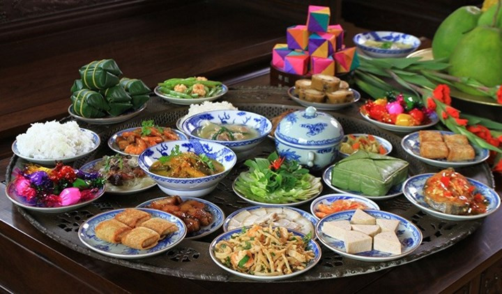 Mâm cỗ cúng giao thừa thịnh soạn theo phong tục miền Trung