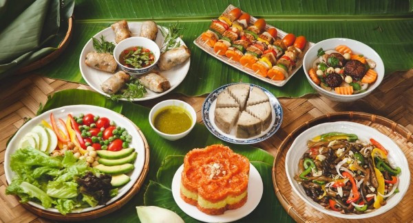 Mâm cỗ mặn truyền thống trong lễ cúng rằm tháng 7 dành cho gia tiên