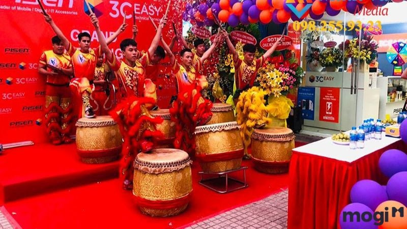 Minh họa việc chọn ngày khai trương cần xem xét đa dạng yếu tố phong thủy như ngũ hành, can chi để đảm bảo cát lợi