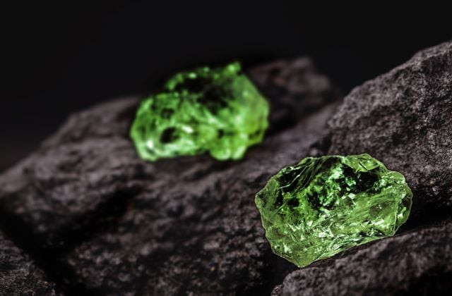 Mỏ đá Peridot tại Biển Đỏ, nơi khởi nguồn của những viên đá quý huyền thoại