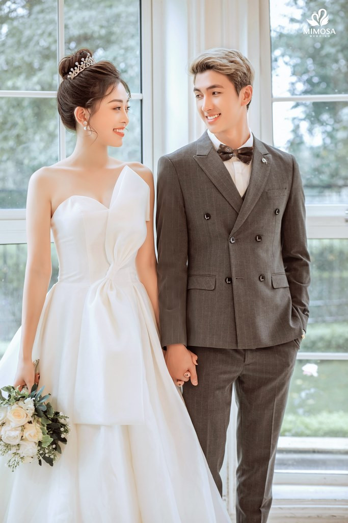 Một cặp đôi đang thảo luận, chuẩn bị cho cuộc sống chung, hình ảnh liên quan đến những điều cần biết khi nam 1996 hợp tuổi nào