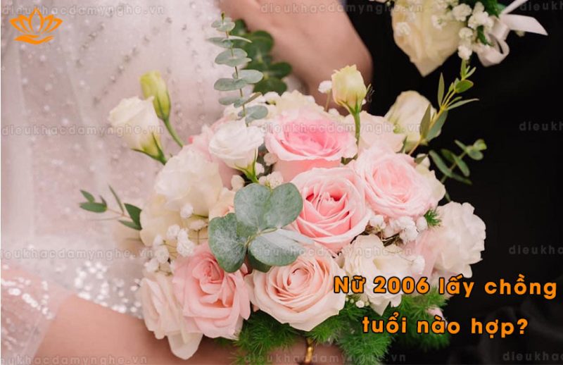 Một cặp đôi hạnh phúc nắm tay nhau, tượng trưng cho hôn nhân viên mãn khi nữ 2006 chọn được tuổi chồng hợp mệnh.