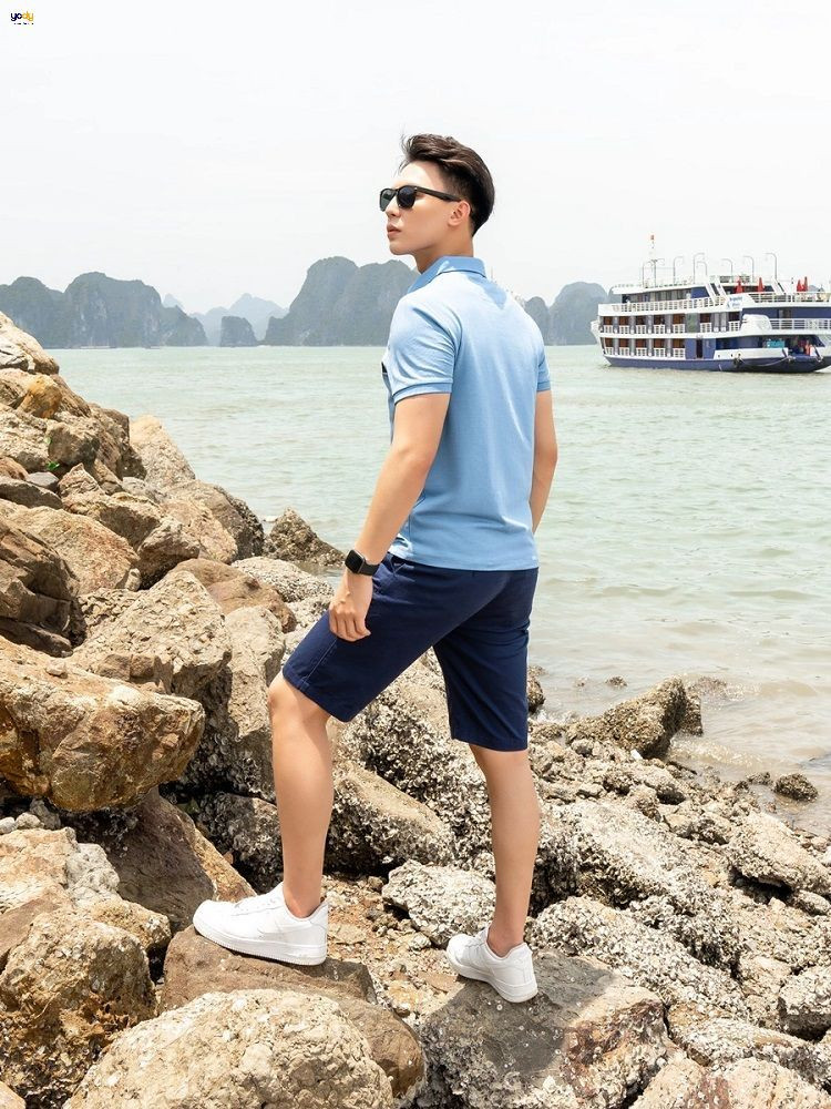 Nam sinh năm 2011 hợp với màu xanh dương đậm, đen và hồng nhạt