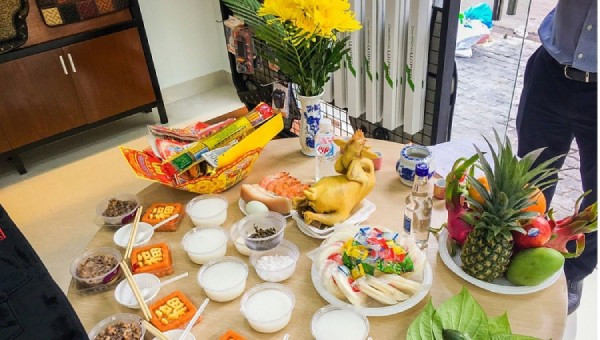 Thời điểm cúng rằm tháng 7 nên chọn ban ngày cho gia tiên, chiều tối cho cô hồn