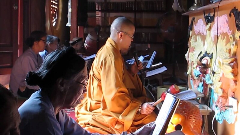 Thực hành đọc kinh đúng cách để tăng trưởng phước báu