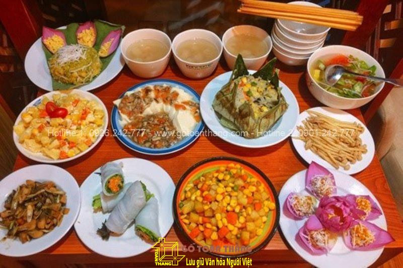 Thực hiện cúng cơm sau 49 ngày và vào các dịp giỗ
