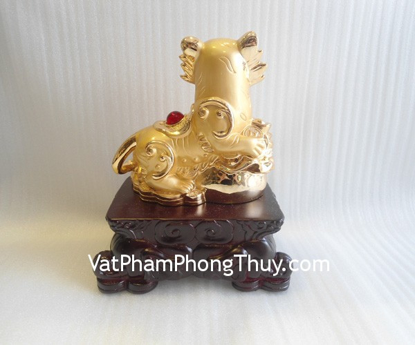 Tượng hổ vàng với năng lượng bảo vệ, hóa giải vận hạn cho Nữ Bính Dần 1986