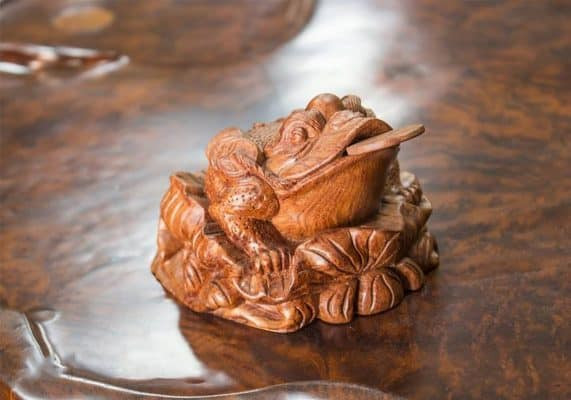 Tượng Thiềm Thừ mang lại tài lộc cho gia chủ Nhâm Thìn 1952