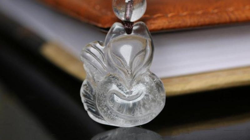 Vòng cổ gắn đá hồ ly phong thủy mang lại may mắn tình duyên cho người mệnh Kim