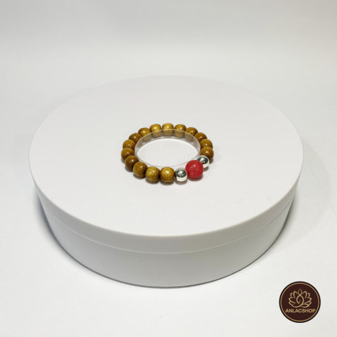 Vòng đá mã não đỏ tương hợp với người mệnh Hỏa năm 2024