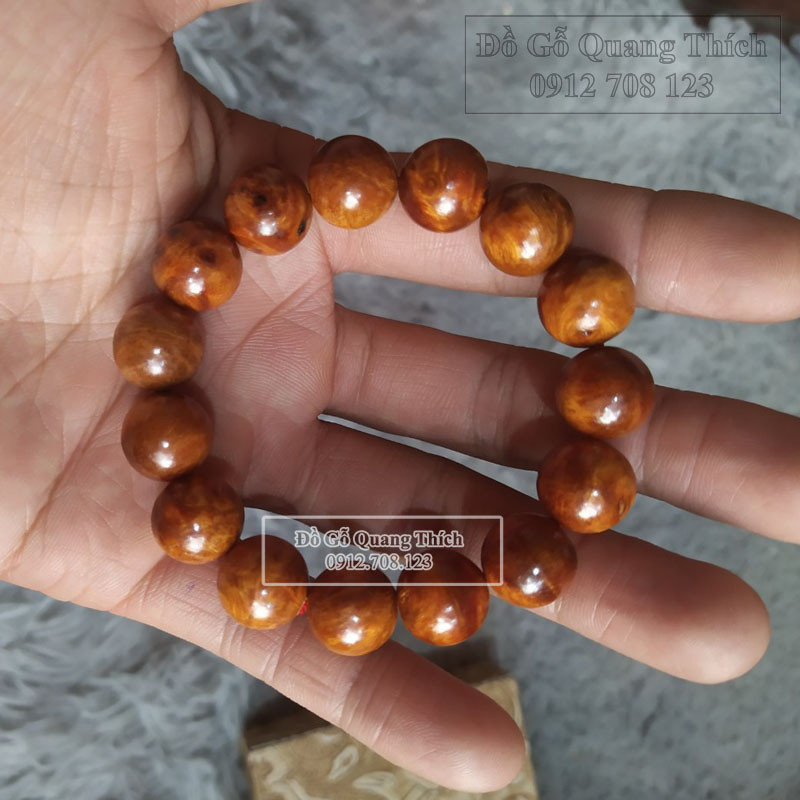 Vòng đeo tay gỗ huyết rồng màu đỏ nâu