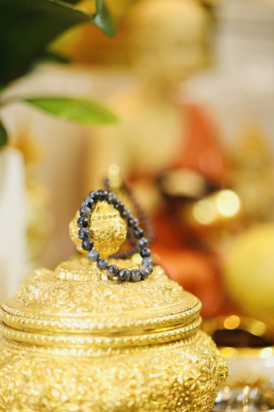 Vòng tay ngọc gà đen phong thủy hợp mệnh