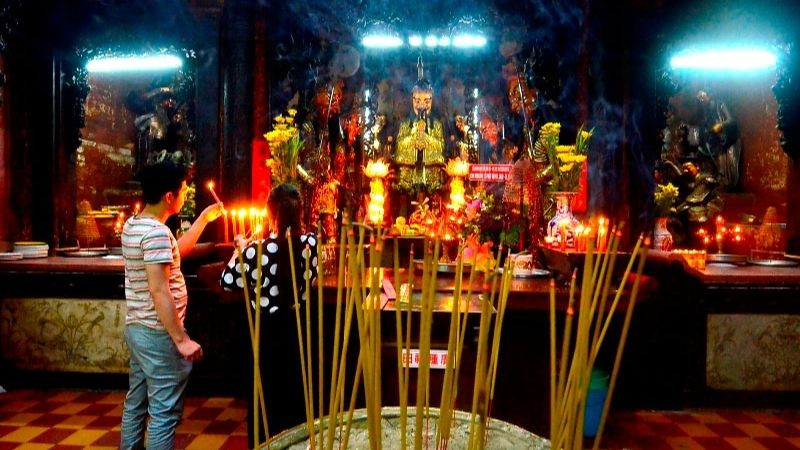 Bài văn khấn cúng vía Ngọc Hoàng mùng 9 linh thiêng