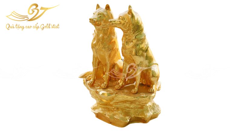 Bàn thờ gia tiên để hóa giải vận hạn