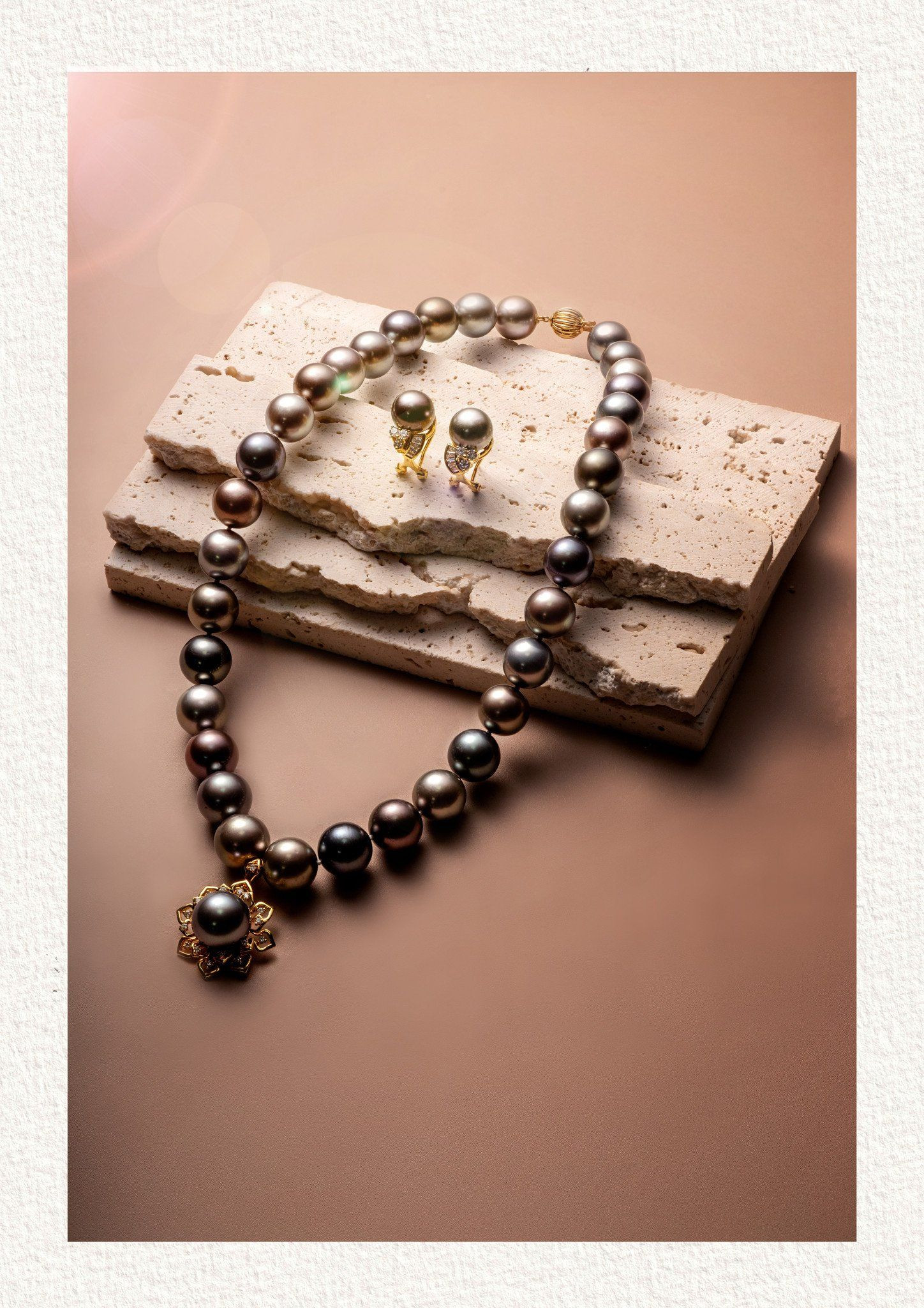 bàn thờ gia tiên trang nghiêm cho gia chủ Bính Dần